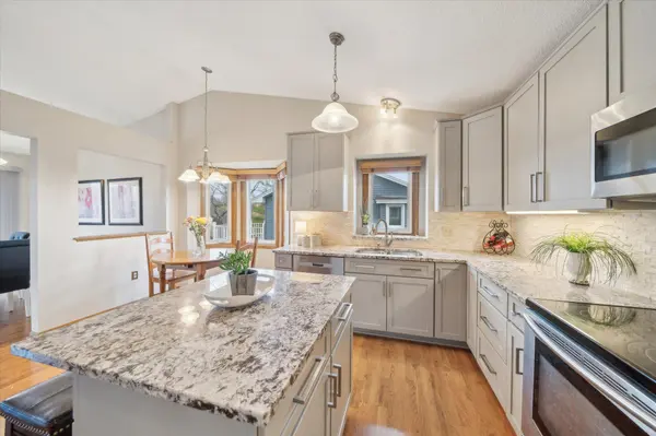 14618 Hanover LN, Apple Valley, MN 55124