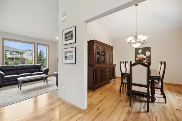 10611 Golden Eagle TRL, Woodbury, MN 55129