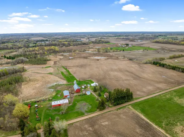 37175 Pottery TRL, Amador Twp, MN 55084