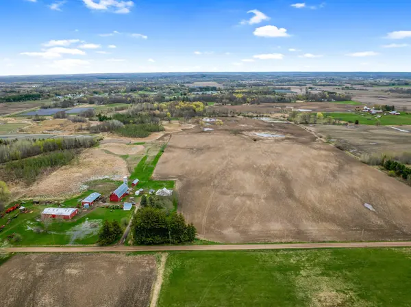 37175 Pottery TRL, Amador Twp, MN 55084