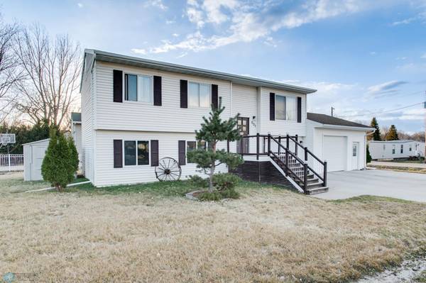 601 Willow CT, Fargo, ND 58047