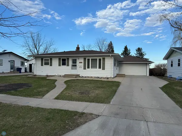 1018 20th ST N, Moorhead, MN 56560