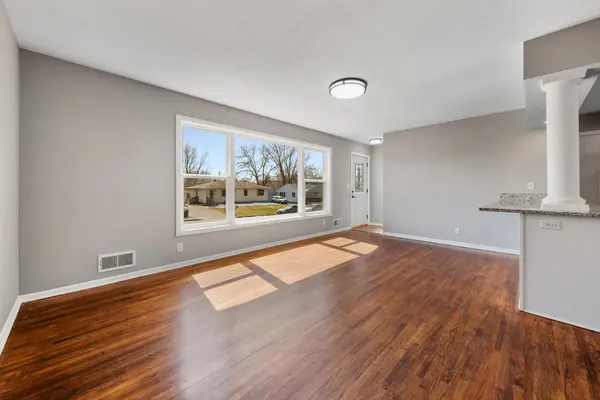 1995 Zircon LN, Eagan, MN 55122