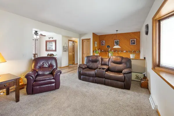 311 Highland ST W, Annandale, MN 55302