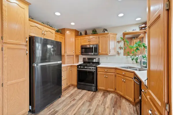 311 Highland ST W, Annandale, MN 55302