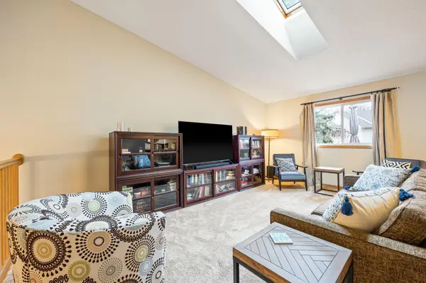 6120 Creek Line DR, Minnetonka, MN 55345