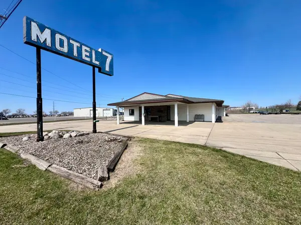 616 Frontier DR, Fergus Falls, MN 56537