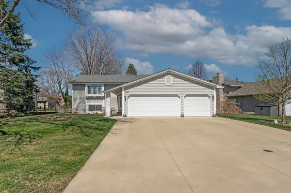8205 Upper 145th ST W, Apple Valley, MN 55124