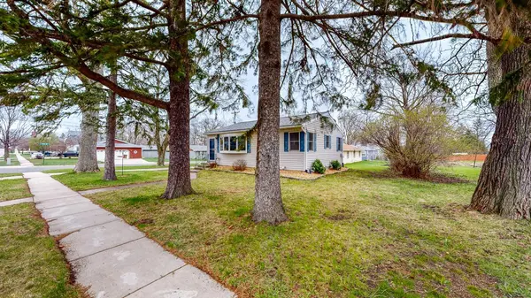 108 2nd ST NW, Dodge Center, MN 55927