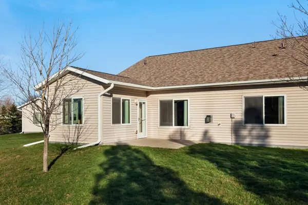 704 15 1/2 AVE NW, Kasson, MN 55944