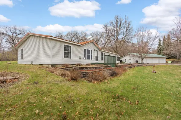 W9572 295th AVE, Diamond Bluff, WI 54014