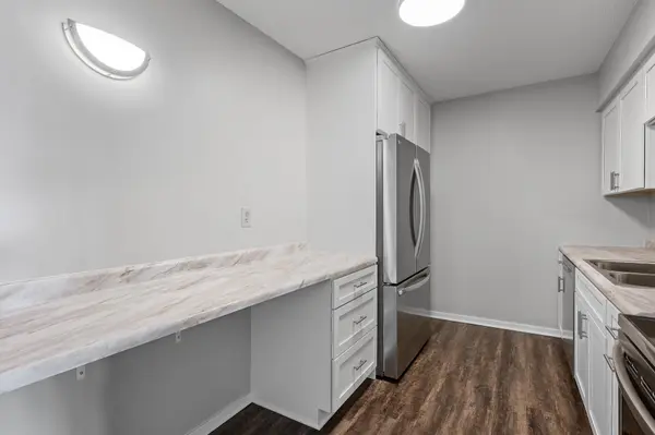 6328 Barrie RD #3G, Edina, MN 55435