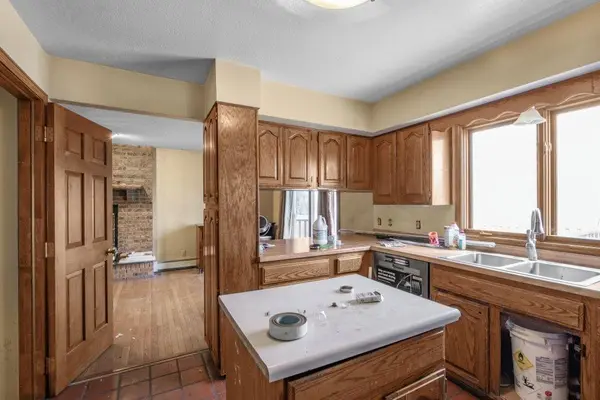 939 Lois LN, Lino Lakes, MN 55014