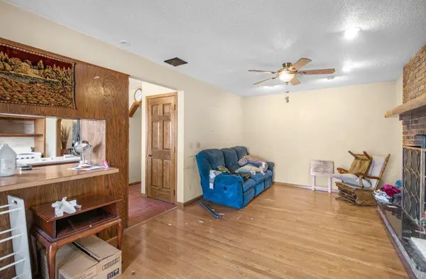 939 Lois LN, Lino Lakes, MN 55014
