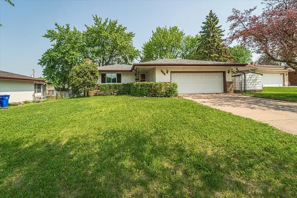 2203 Falcon AVE, Saint Paul, MN 55119
