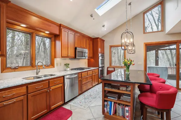 15813 White Pine DR, Minnetonka, MN 55391