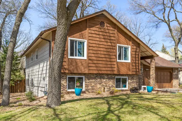 2043 128th LN NW, Coon Rapids, MN 55448