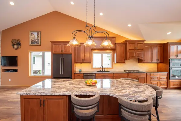 7806 Hill RD, Woodbury, MN 55125