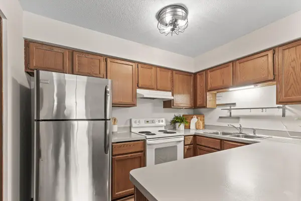 4704 Lenore LN, Eagan, MN 55122
