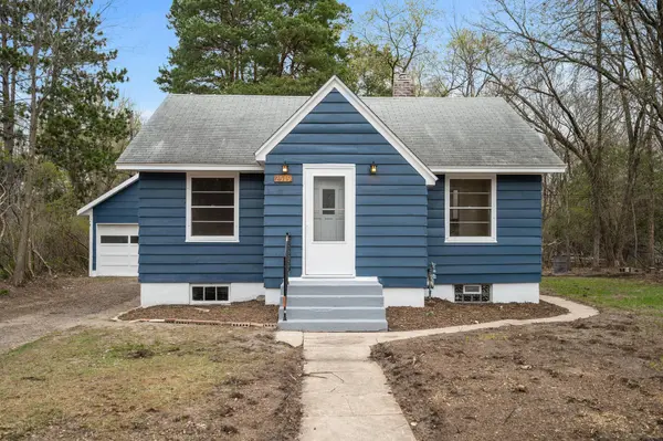 2519 Sherwood RD, Mounds View, MN 55112