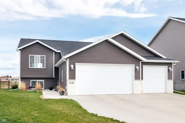 3210 36th AVE S, Moorhead, MN 56560