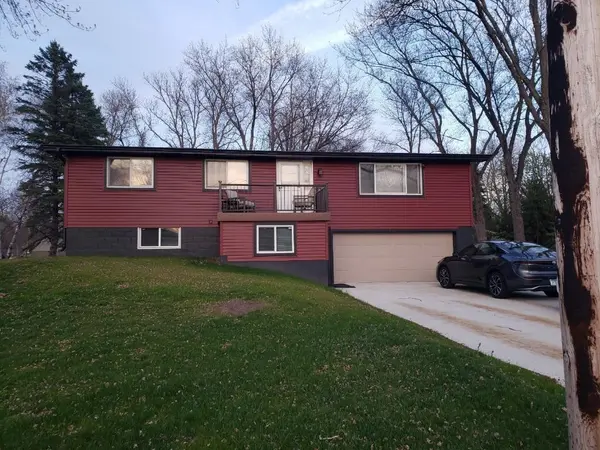 106 Hennepin AVE N,  Glencoe,  MN 55336