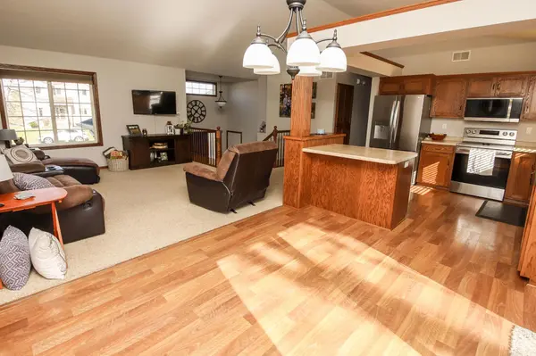 312 Avalon CT, Sartell, MN 56377