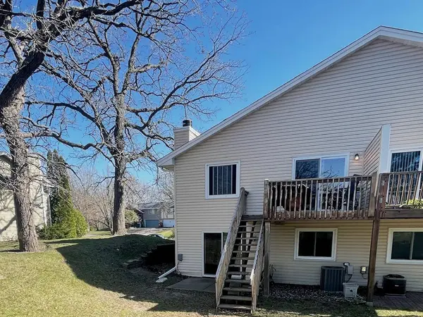 9813 Cavell CIR, Bloomington, MN 55438