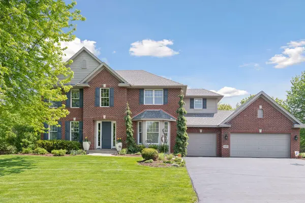 6895 Ruby LN, Chanhassen, MN 55317
