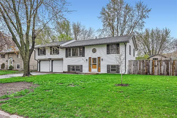 1418 Meadowmoor DR NE, Fridley, MN 55432