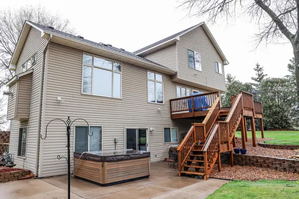 1836 136th AVE NE, Ham Lake, MN 55304