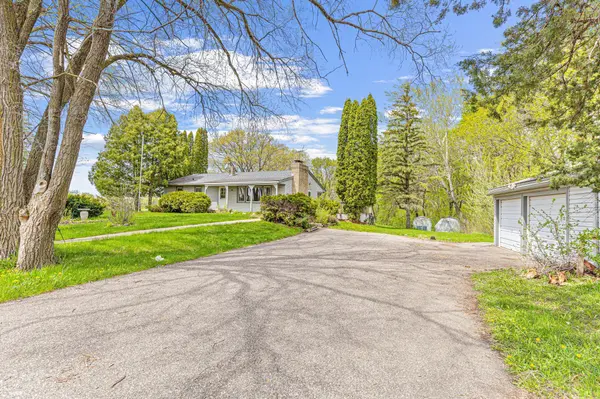 5990 Painter RD, Minnetrista, MN 55364