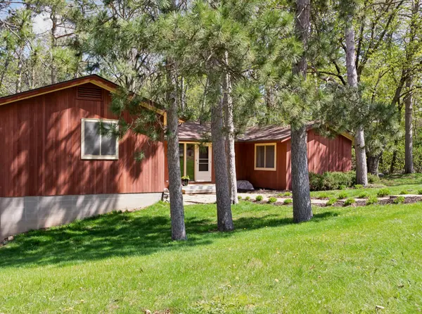 811 Pine Tree TRL, Stillwater, MN 55082
