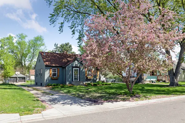 1883 Glenpaul AVE, Arden Hills, MN 55112