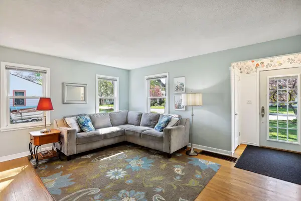 1883 Glenpaul AVE, Arden Hills, MN 55112