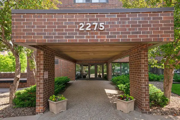 2275 Youngman AVE #302W, Saint Paul, MN 55116