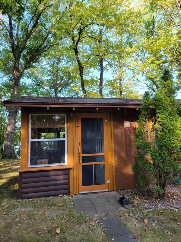 21463 586th AVE, Greenleaf Twp, MN 55355