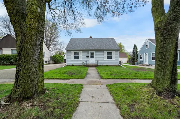 147 Arion ST E, West Saint Paul, MN 55118