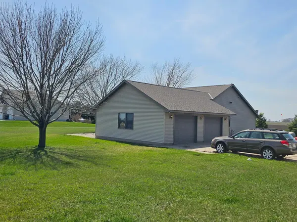 231 Lake Henry AVE S, Melrose, MN 56352