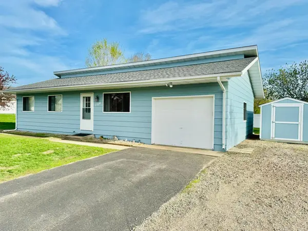 1104 Callaway ST E, Saint Joseph, MN 56374
