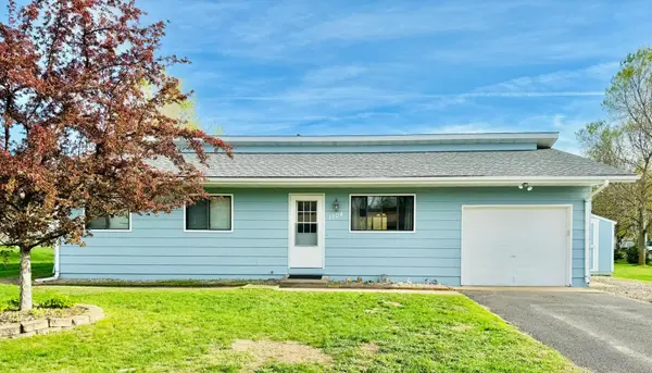 1104 Callaway ST E, Saint Joseph, MN 56374
