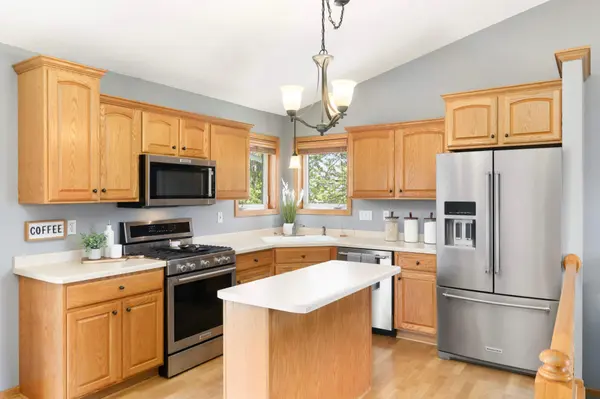 1801 Lillian DR, Hudson, WI 54016
