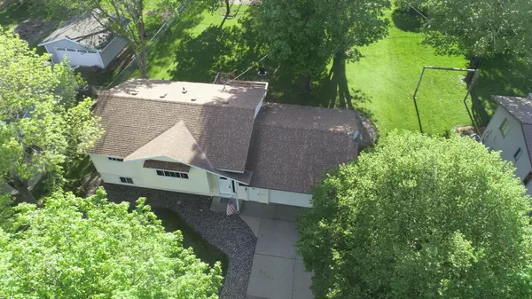 525 Aberdeen DR, Waite Park, MN 56387