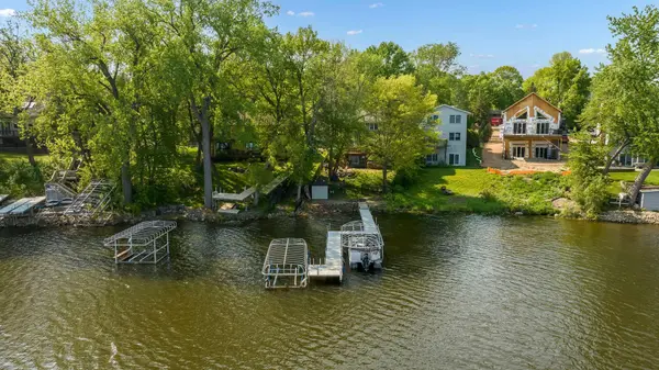 3000 Fairview RD SW, Prior Lake, MN 55372