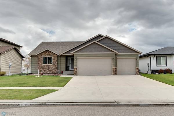 3017 2nd ST E, Fargo, ND 58078