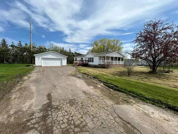 402 Rosabelle CT, Grasston, MN 55030