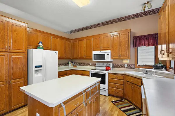 16608 Kentucky AVE, Lakeville, MN 55044