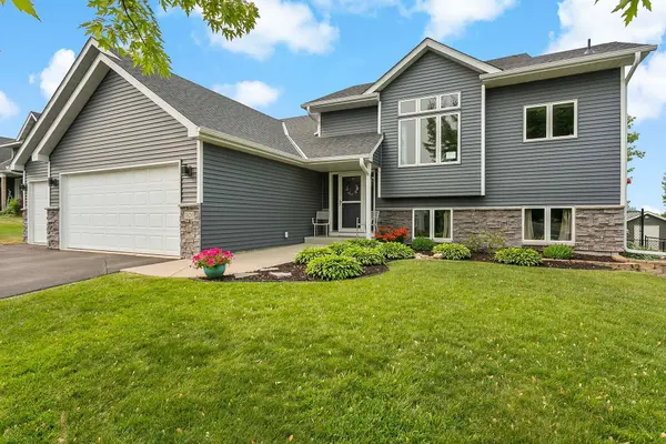 1020 Willow Creek DR SE, Lonsdale, MN 55046