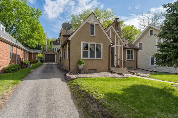 327 Ramsey ST, Mankato, MN 56001