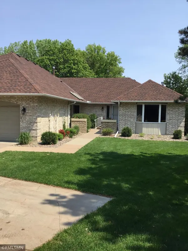 2172 Ferris LN #6, Roseville, MN 55113
